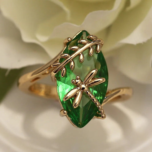 Bague avec précieuse pierre verte et libellule | Or