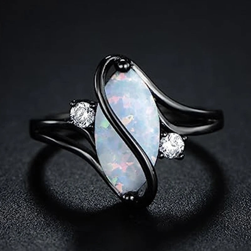 Bague rétro avec opale noire torsadée | Or