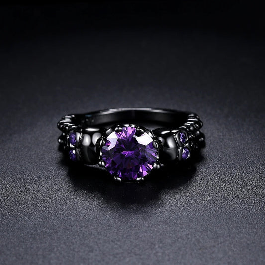 Bague ronde rétro noire avec pierre précieuse violette et design complexe | Or