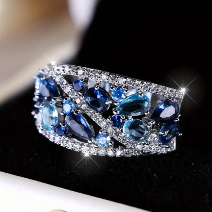 Bague vintage avec éclat bleu | Or blanc