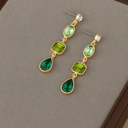 Boucles d'oreilles avec des pierres suspendues de couleur verte | Or