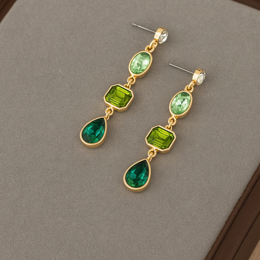 Boucles d'oreilles avec des pierres suspendues de couleur verte | Or