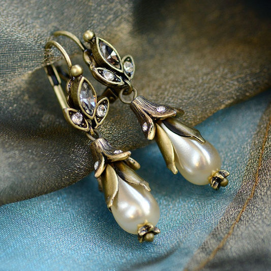 Boucles d'oreilles florales suspendues avec perles vintage | Or