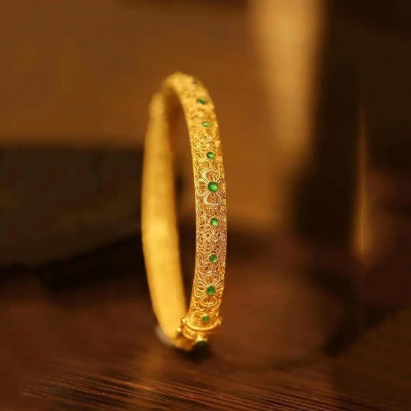 Bracelet en style de jonc avec des pierres précieuses | Or