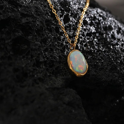 Collier vintage avec opale brillante | Or