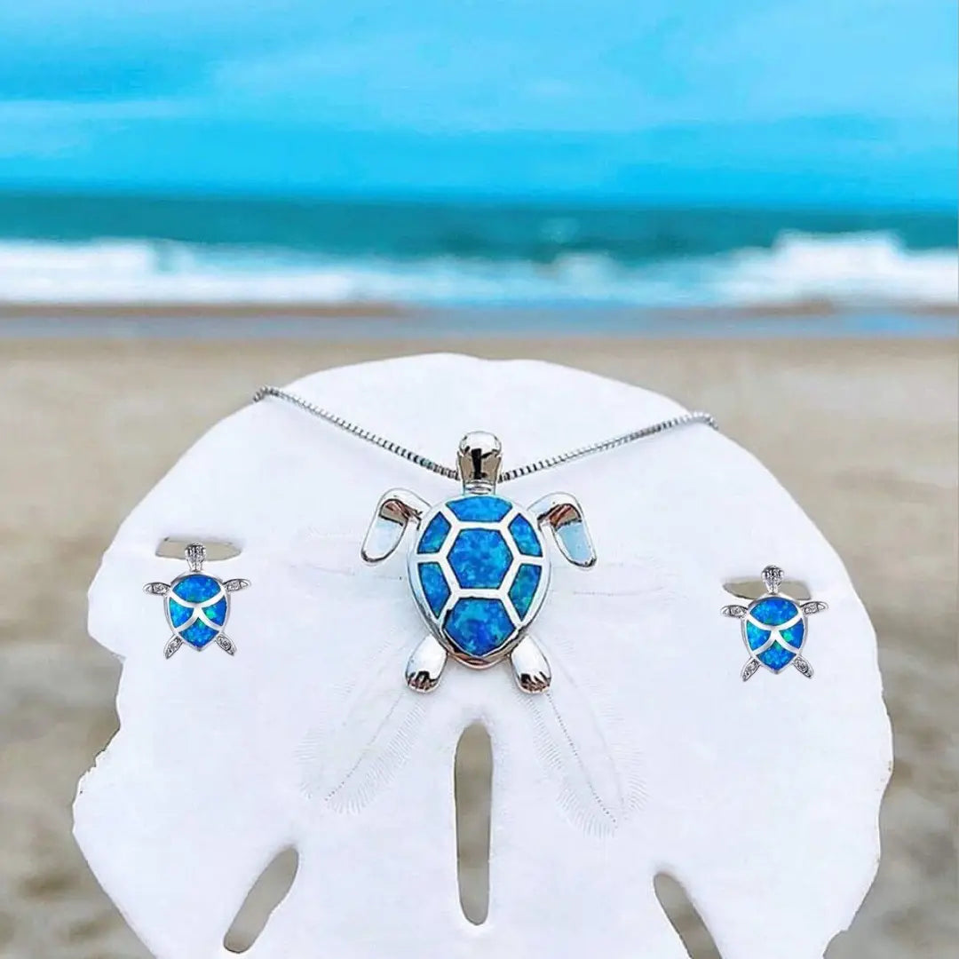 Ensemble de collier et boucles d'oreilles avec tortue de mer en opale | Or blanc