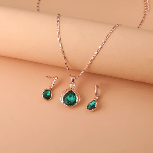 Ensemble de collier et boucles d'oreilles en cristal vert et or | Or